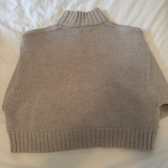 Aritzia Cropped Knit Sweater in Gray - Picture 4 of 4